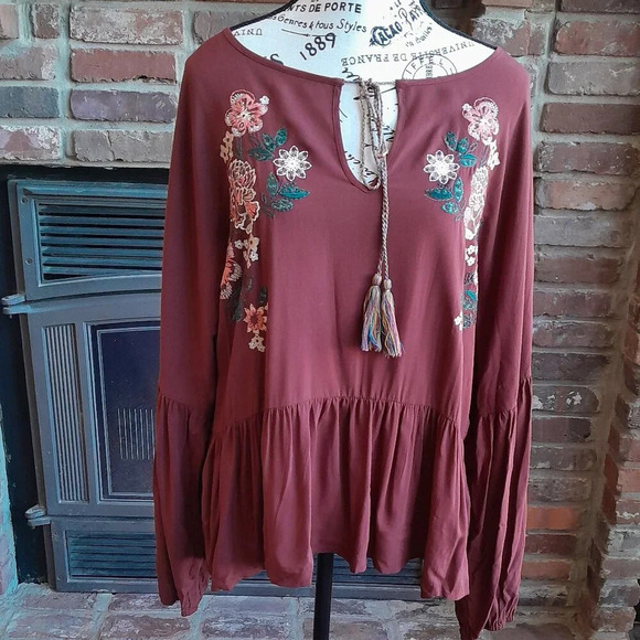 Chelsea & Violet Maroon Embroidered Blouse NWT - Picture 2 of 9